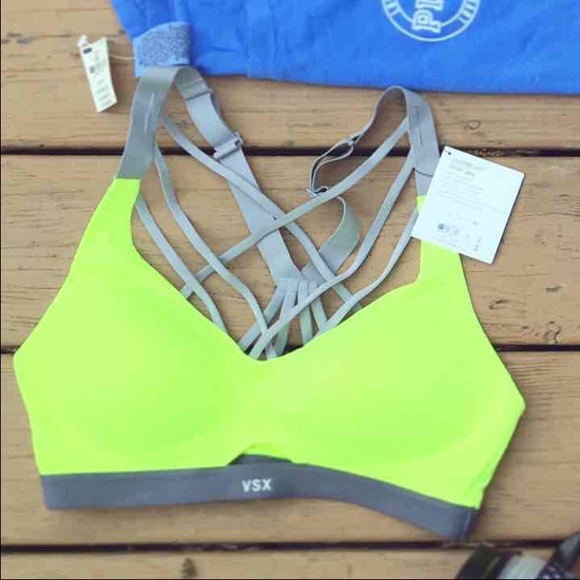 Victoria's Secret Intimates & Sleepwear - 34C VSX Lightweight Sports Bra Victoria's Secret Intimates & Sleepwear - 34C VSX Lightweight Sports Bra