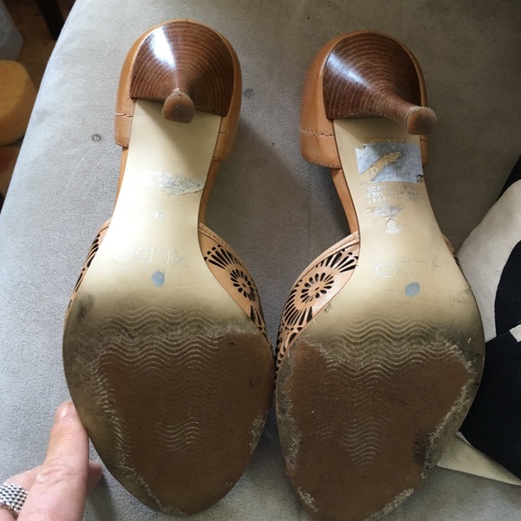 ❤️HOST PICK 11/18/16 ❤️ Aldo peep toe pumps - Picture 3 of 4