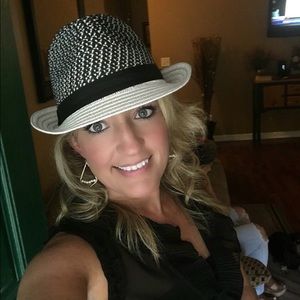 Meet your Posher, Wendy