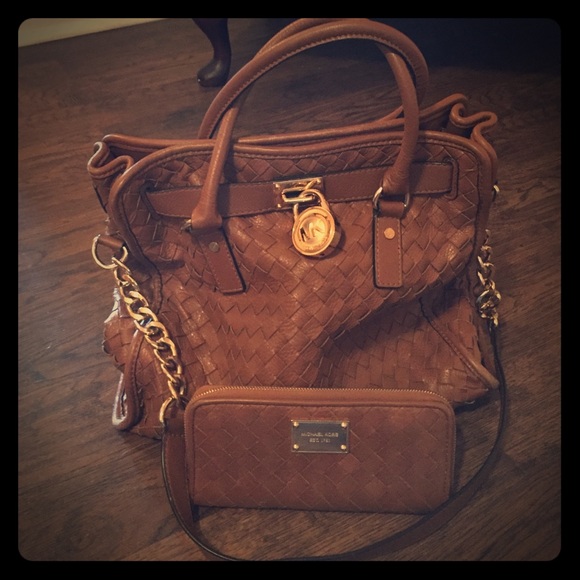 Authentic Michael Kors Quilted Satchel Bag/Wallet