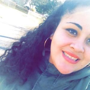 Meet your Posher, Yanira