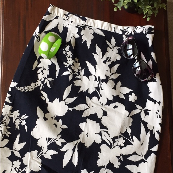 Talbots A-Line Bold Floral Print Skirt