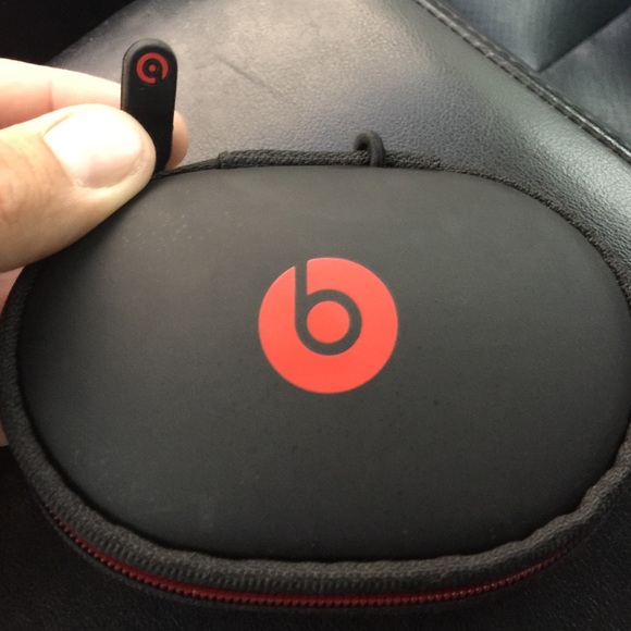 Beats ear buds case - Picture 1 of 3