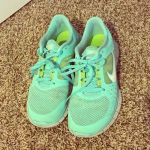 Nike free runs SALE TODAY ONLY!