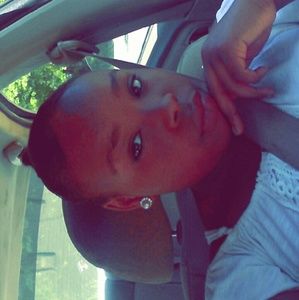 Meet your Posher, Ayannia