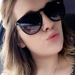 Meet your Posher, Taylor