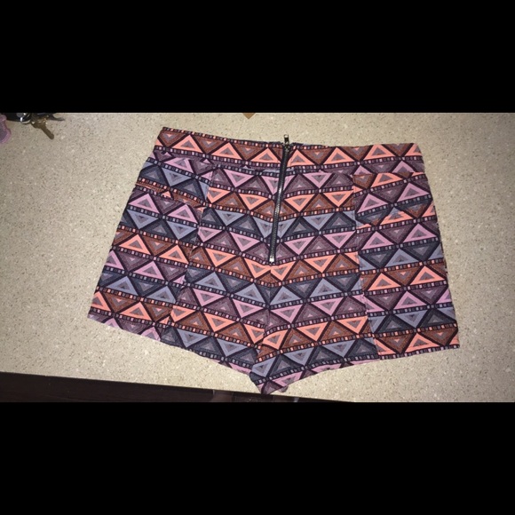 Aztec patterned shorts!