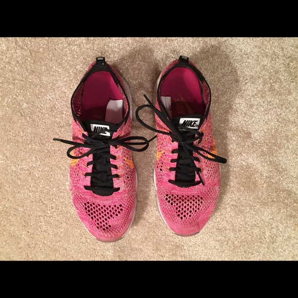 Nike Flyknit Zoom sz 6