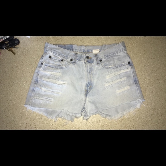 High-waisted Levi's shorts