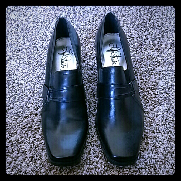 NWOT! 9.5 Black Life Stride Heels