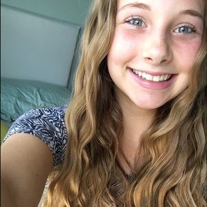 Meet your Posher, Alexia