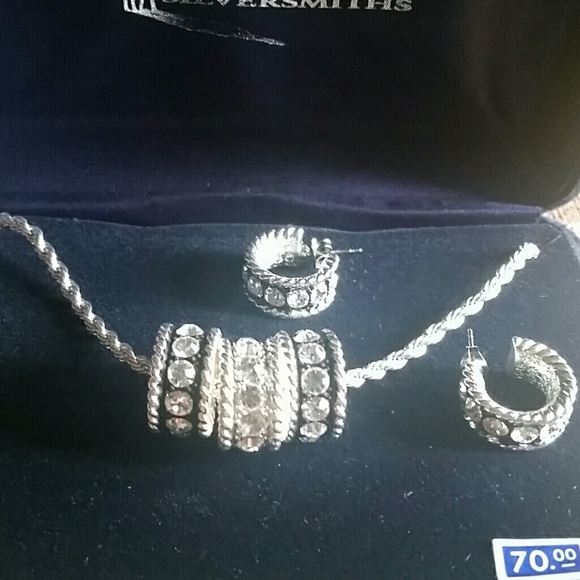 Necklace earring combo