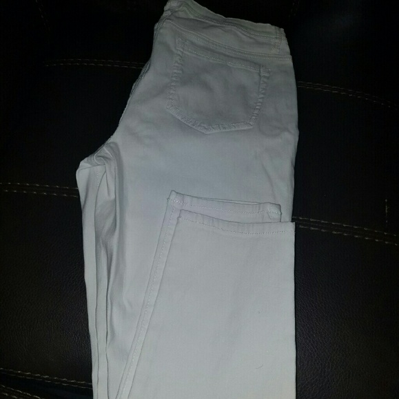 NWOT White skinny Capri pedal pushers - Picture 2 of 4