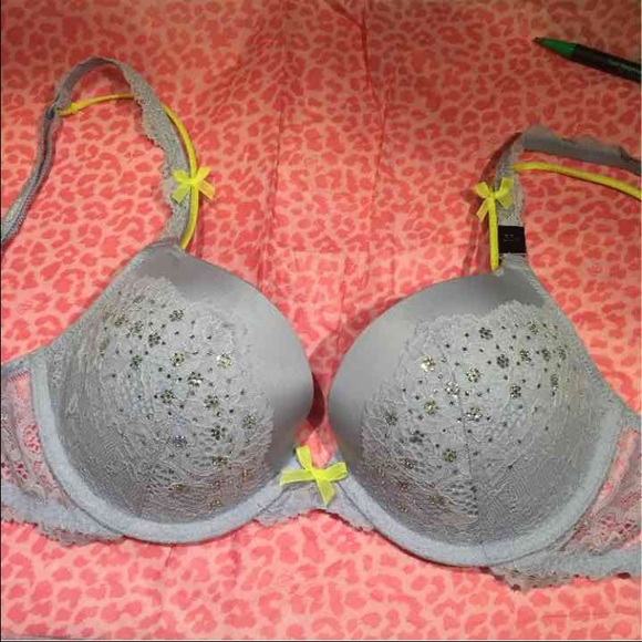 VS purple 32D Dream Angels bra with Rhinestones