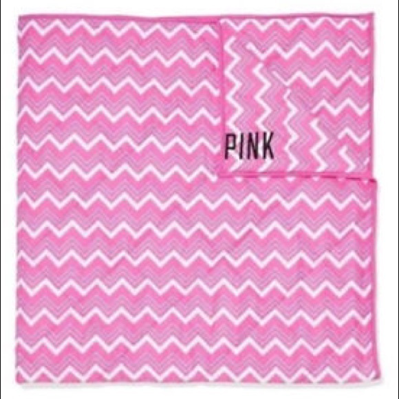 PINK Chevron Comforter & Pillowcases.