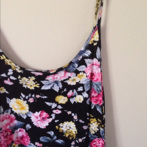 Forever 21 Floral Crop Top Cami - Picture 2 of 4