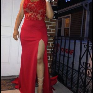 RED LACED PROM DRESS WITH SLIT
