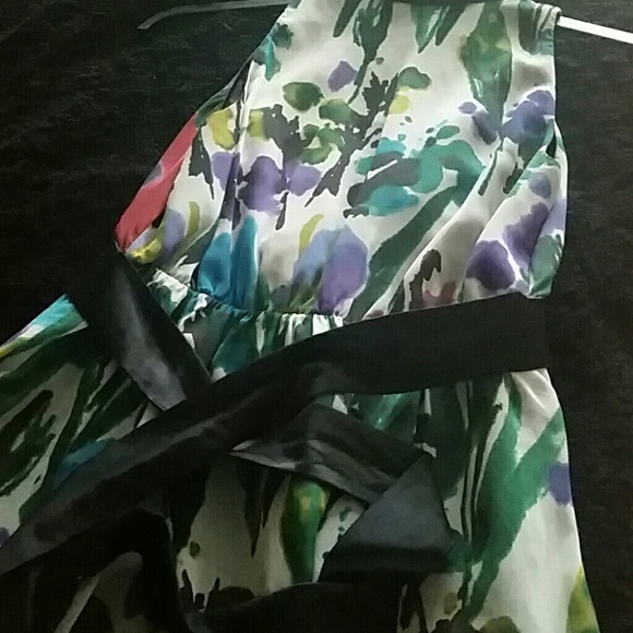 Beautiful satin/ watercolored summer dress - Picture 4 of 4