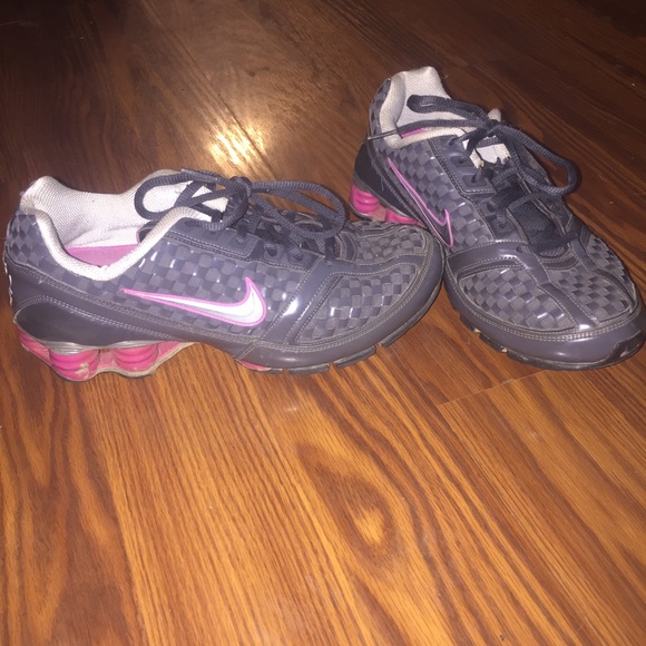 Women's Nike Shox Size 8.5