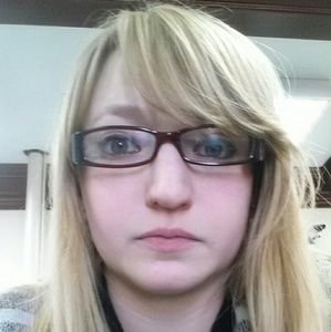 Meet your Posher, Desiree