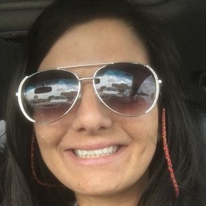 Meet your Posher, Angie