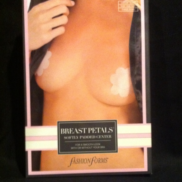 Nipple concealing petals. Three pairs. (231)