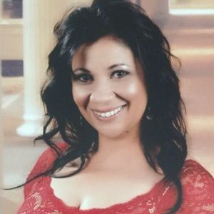 Meet your Posher, Lynore