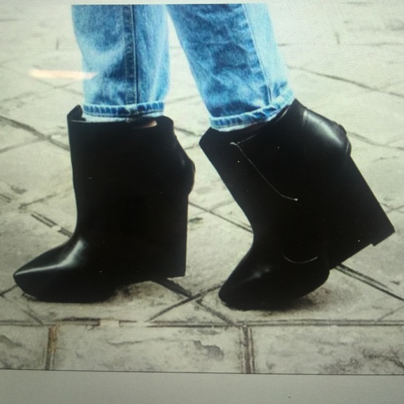 Nasty Gal Shoes - Shoe Cult by Nasty Gal Velocity wedge boot