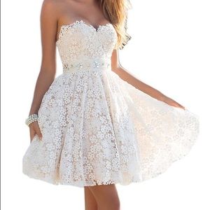 sweetheart short lace dress