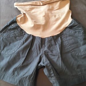 Maternity shorts