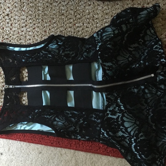 Blouse - Picture 2 of 3