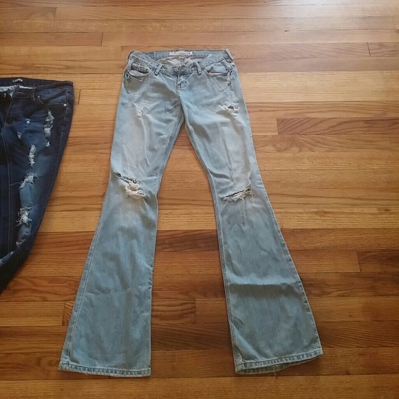 Hollister distressed fav blue jeans
