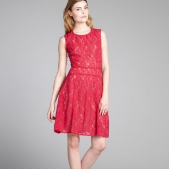 BCBGMaxAzria Dresses & Skirts - Gorgeous BCBGMAXAZRIA Khloe dress