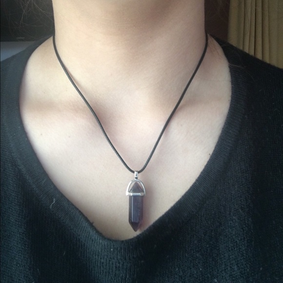 Stone Quartz Necklace - Picture 3 of 3