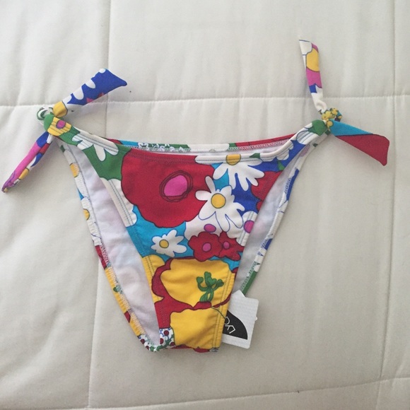 Brazilian Bikini Bottom Floral. - Picture 1 of 3