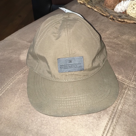 ☘ARMY GREEN H&M SNAP BACK HAT☘