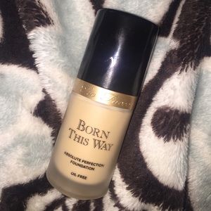 Too Faced Born This Way Foundation - PEARL