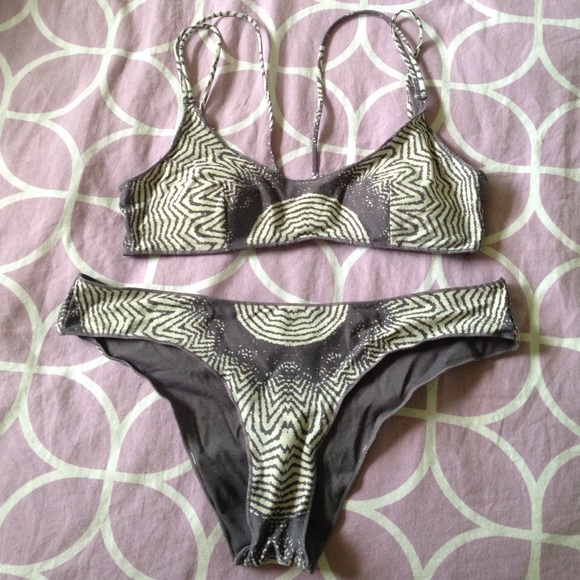 Rip curl bikini grey and white design