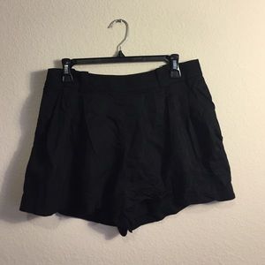 Ann Taylor Baggy Shorts Size 6