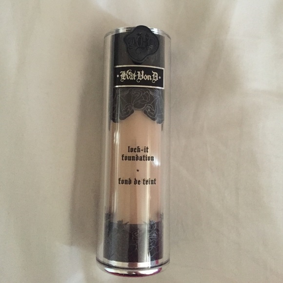Kat Von D Lock-it Foundation Light 48