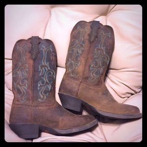 ONE MORE WEEK! Justin boots