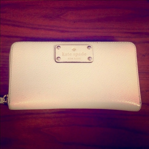 Kate Spade Wellesley Neda wallet👛 - Picture 6 of 8