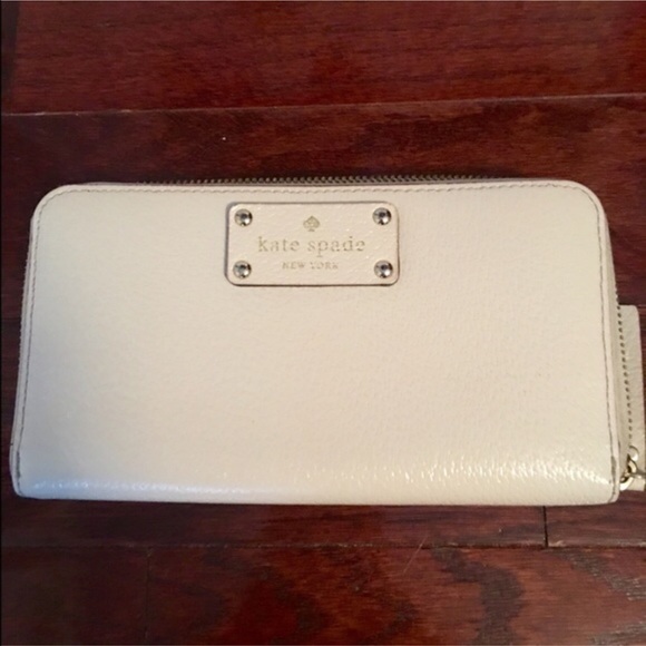 Kate Spade Wellesley Neda wallet👛 - Picture 2 of 8