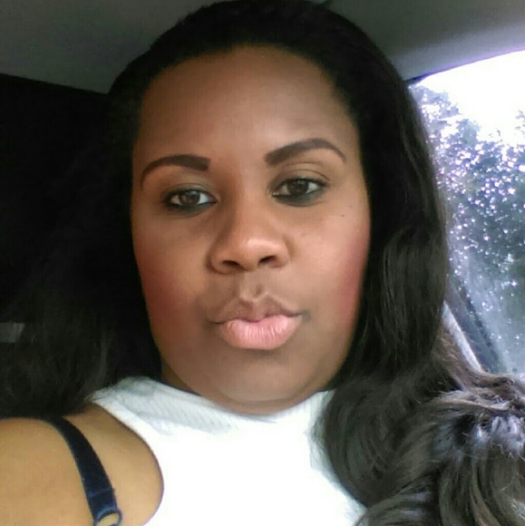 Meet your Posher, Candace