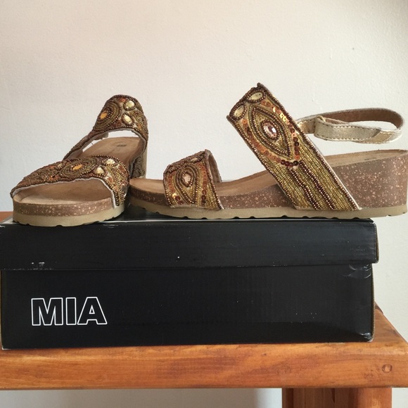 New gold/brown/copper color beaded sandals - Picture 3 of 4