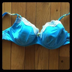 Pretty blue and white bra size 36DD