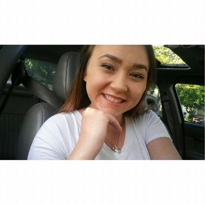 Meet your Posher, Katelyn