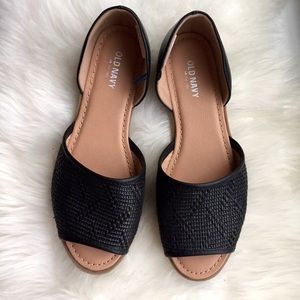 Black peep toe sandals