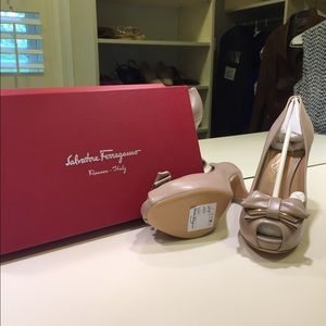 Salvatore Ferragamo Pansy 9 1/2 C