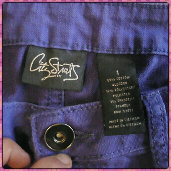 🆑ZIPPERED PURPLE CAPRIS!! - Picture 4 of 4